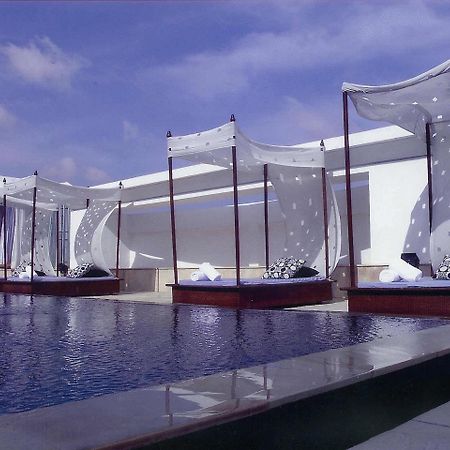 The Park Chennai Hotel Fasilitas foto The pool at the Park