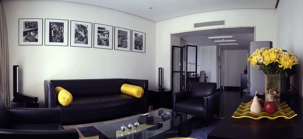 The Park Chennai Hotel Bagian luar foto The interior of a suite at the Mandarin Oriental, Paris