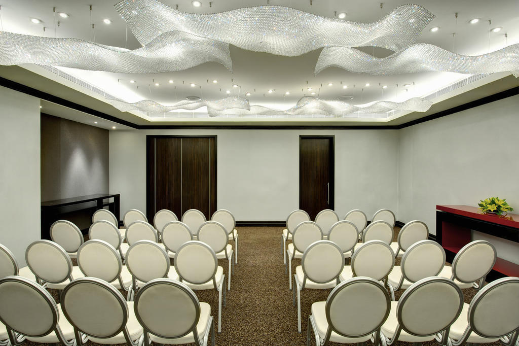 The Park Chennai Hotel Bagian luar foto Meeting room